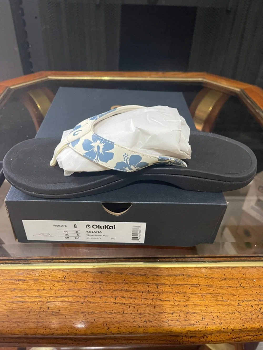 OluKai Women's Flip Flop Sandals White and Blue Floral - Picture 1 of 7
